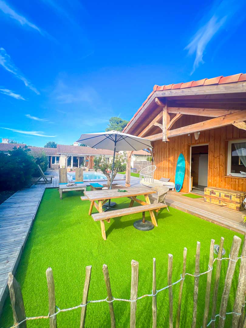 jardin-piscine-chalet-mimizan
